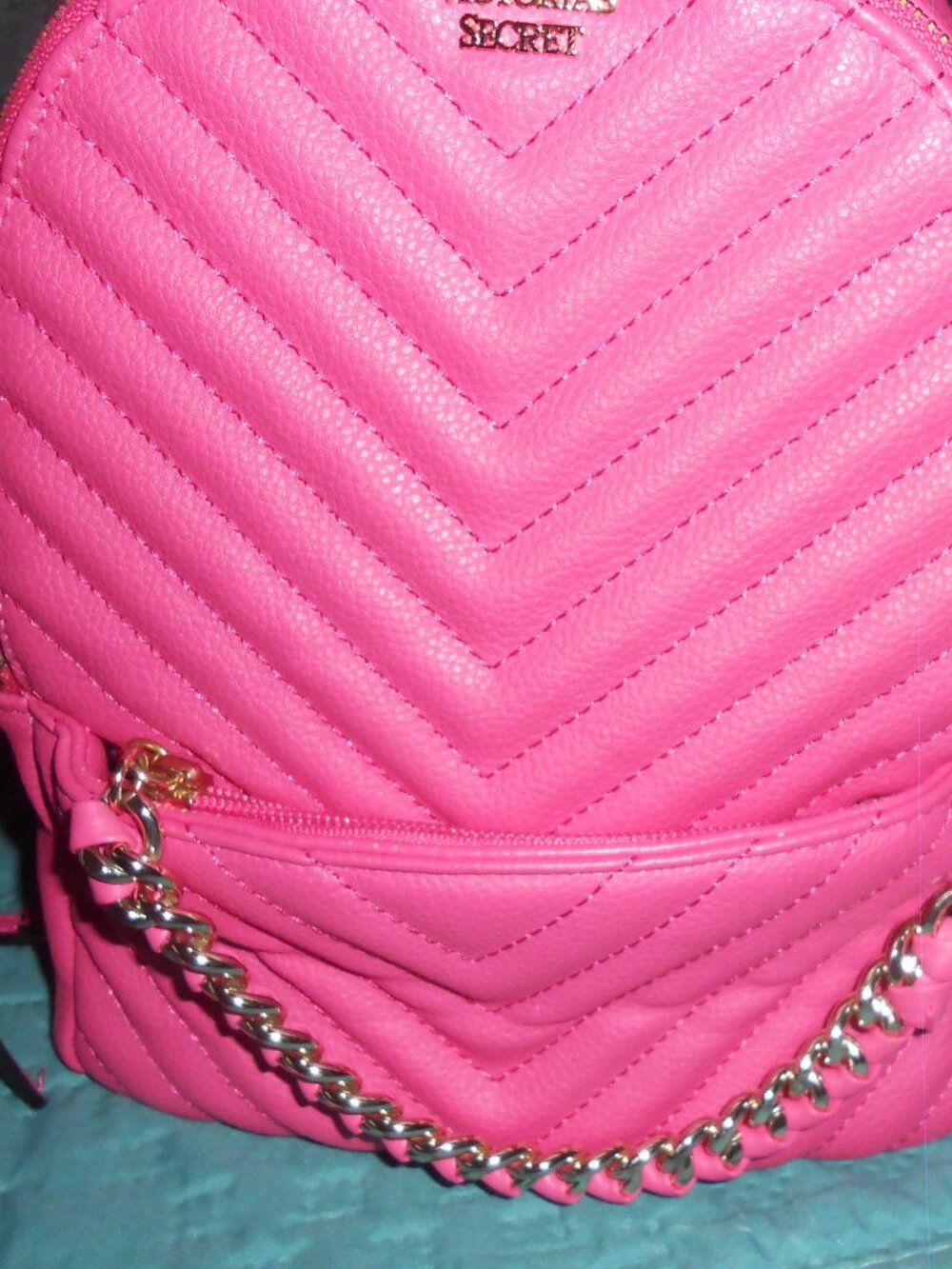 VICTORIA'S SECRET PURSE/BAGPACK PINK COLOR SMALL GREAT PRE-LOVED CONDITION - Picture 5 of 10